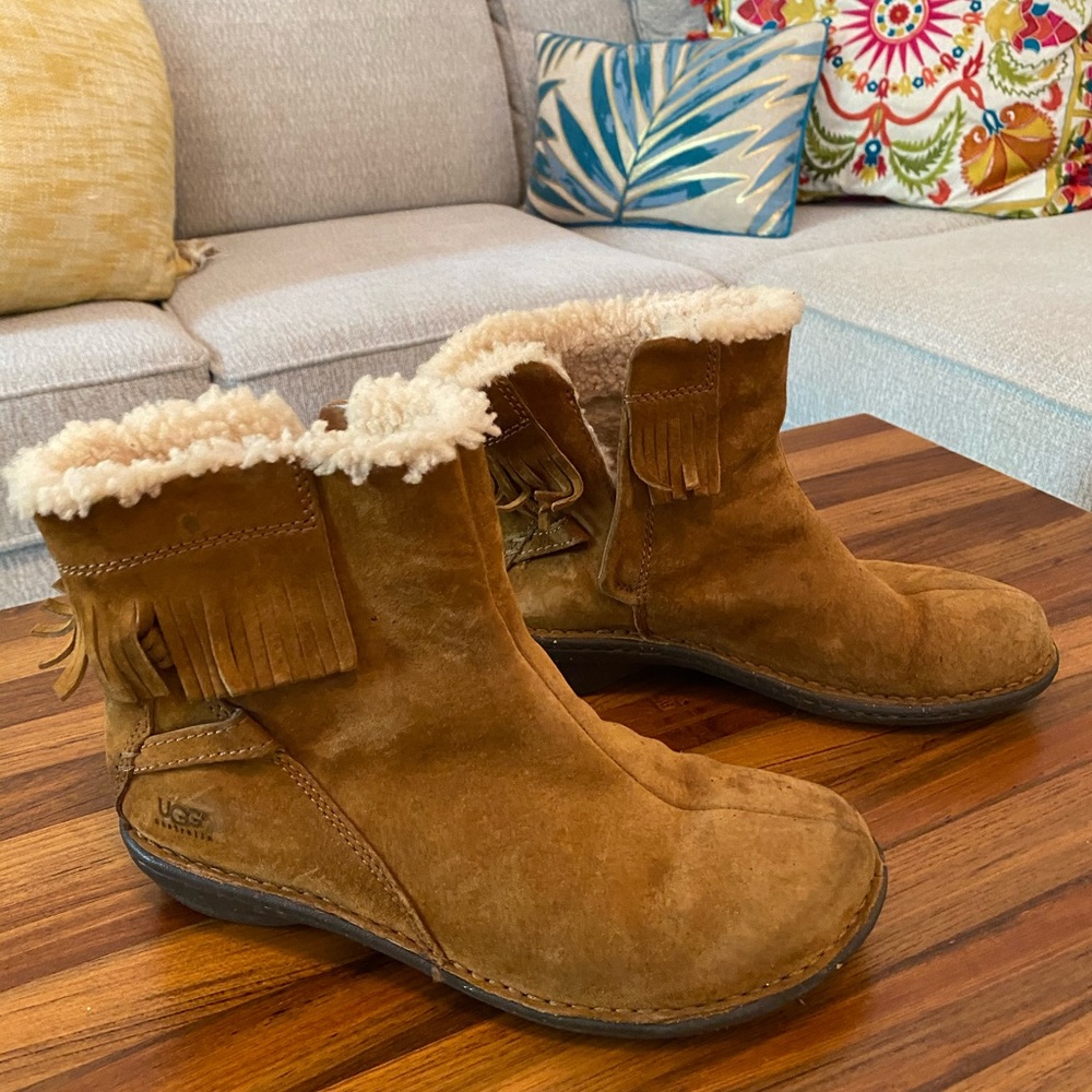 UGG Australia Womens Gaviota Moccasin Sz 7.5-8